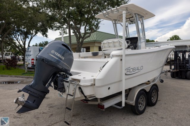 Pre-Owned 2020 Robalo for sale